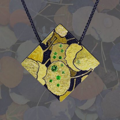 P088 ‘Spring Reflecting in Dew Drops in the Morning’ Pendant - Image 2