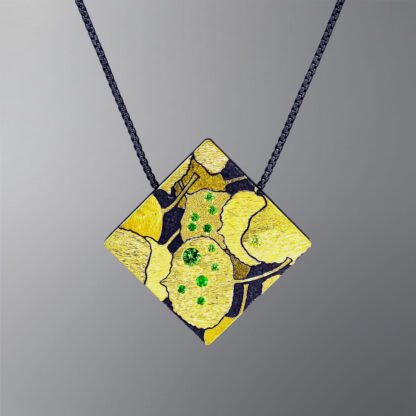 P088 ‘Spring Reflecting in Dew Drops in the Morning’ Pendant