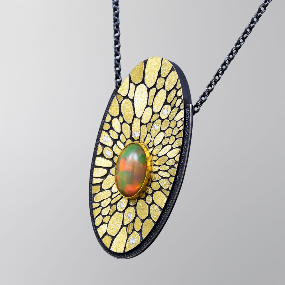 P227 Pendant “Expanding - Facetnating”