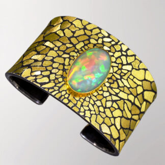 B266 Cuff style bracelet “Expanding - Facetnating”