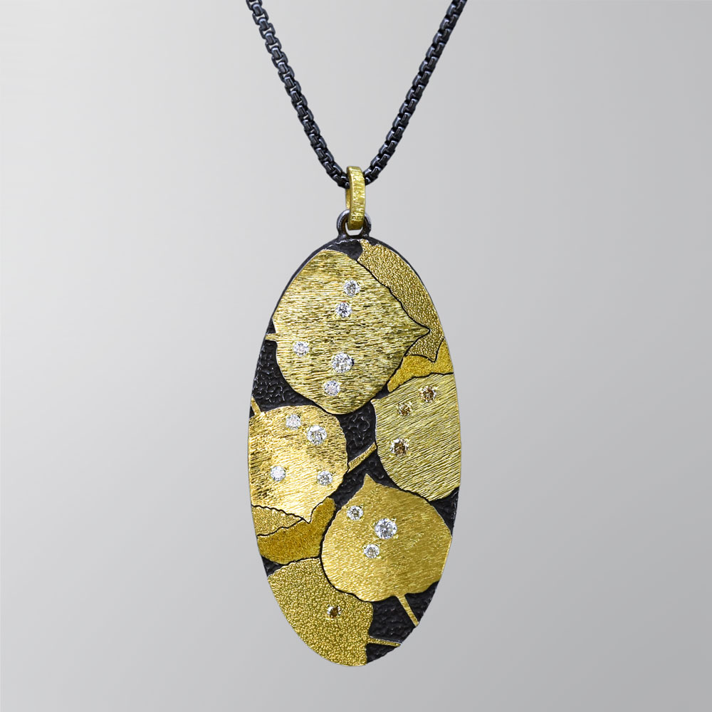 P186 Pendant “Aspen Leaves Connecting to Earth Glittering in the Sun”